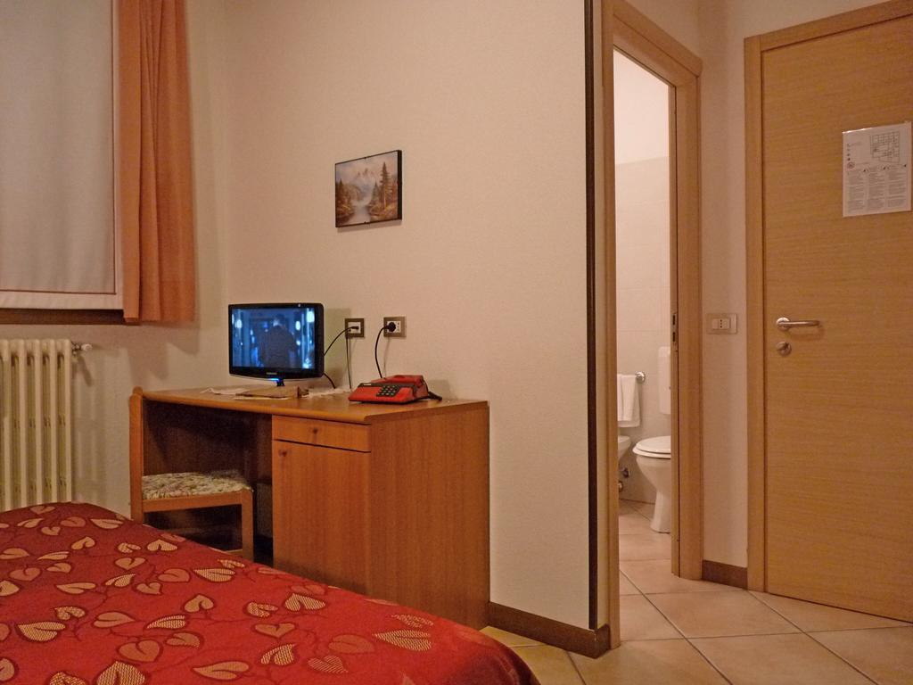Hotel La Rosa Teglio Pokoj fotografie